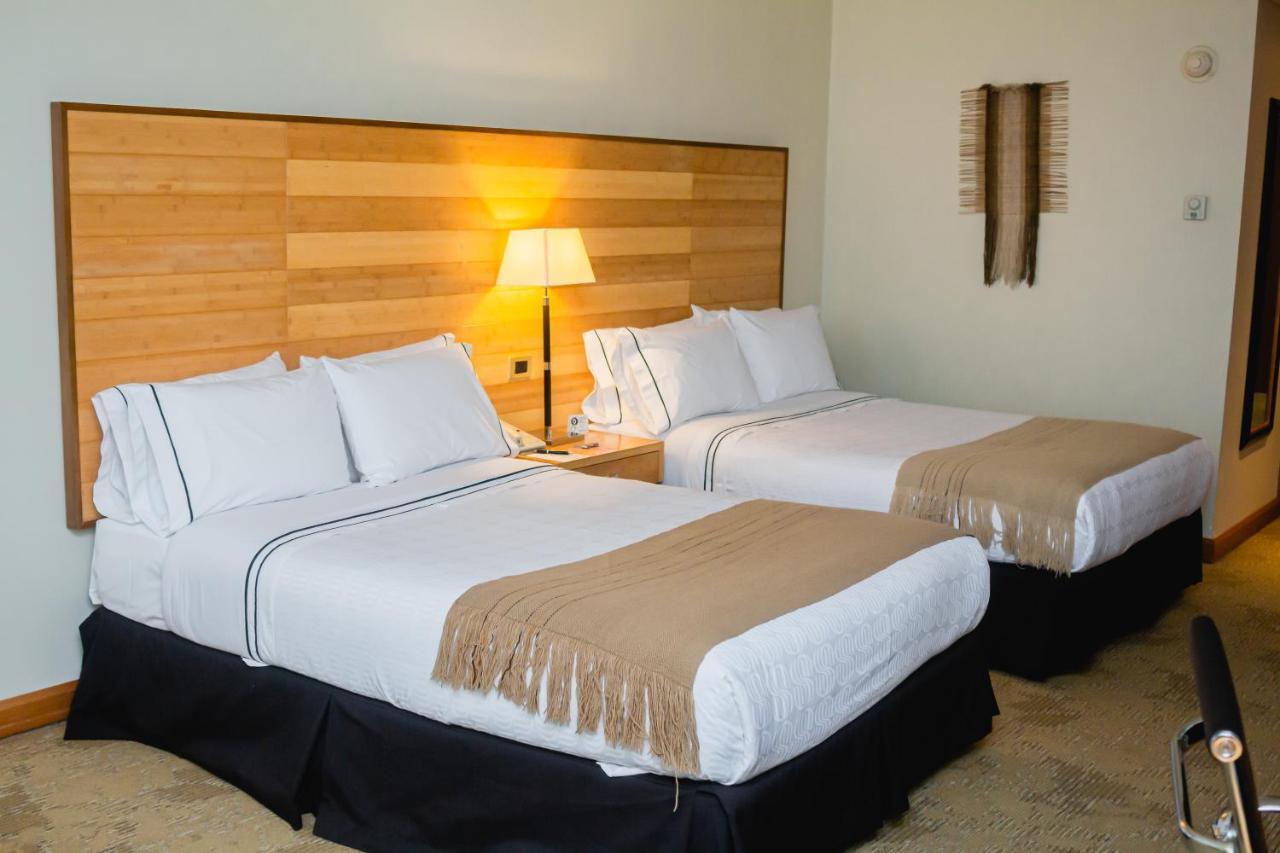 Sonesta Hotel Osorno Εξωτερικό φωτογραφία A guest room at the Hotel del Angel